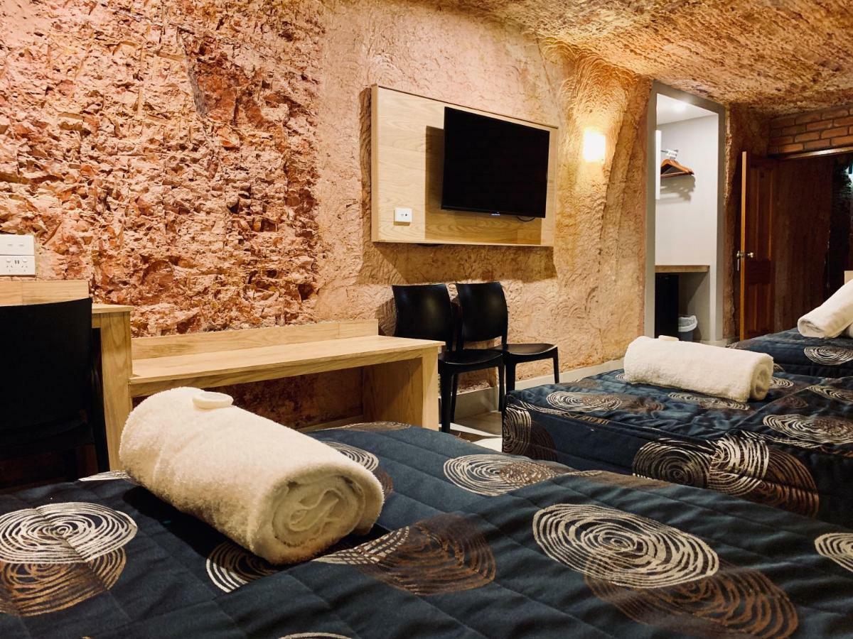 The Lookout Cave Underground Motel Coober Pedy Exterior photo